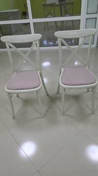 2 белых стула на продажу