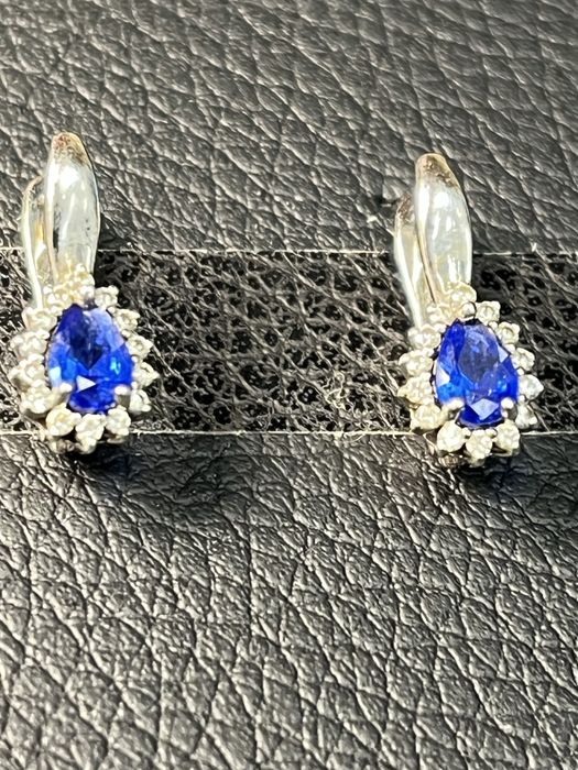 Сребърни обеци естествен САПФИР  чисто нови 925 silver obeci