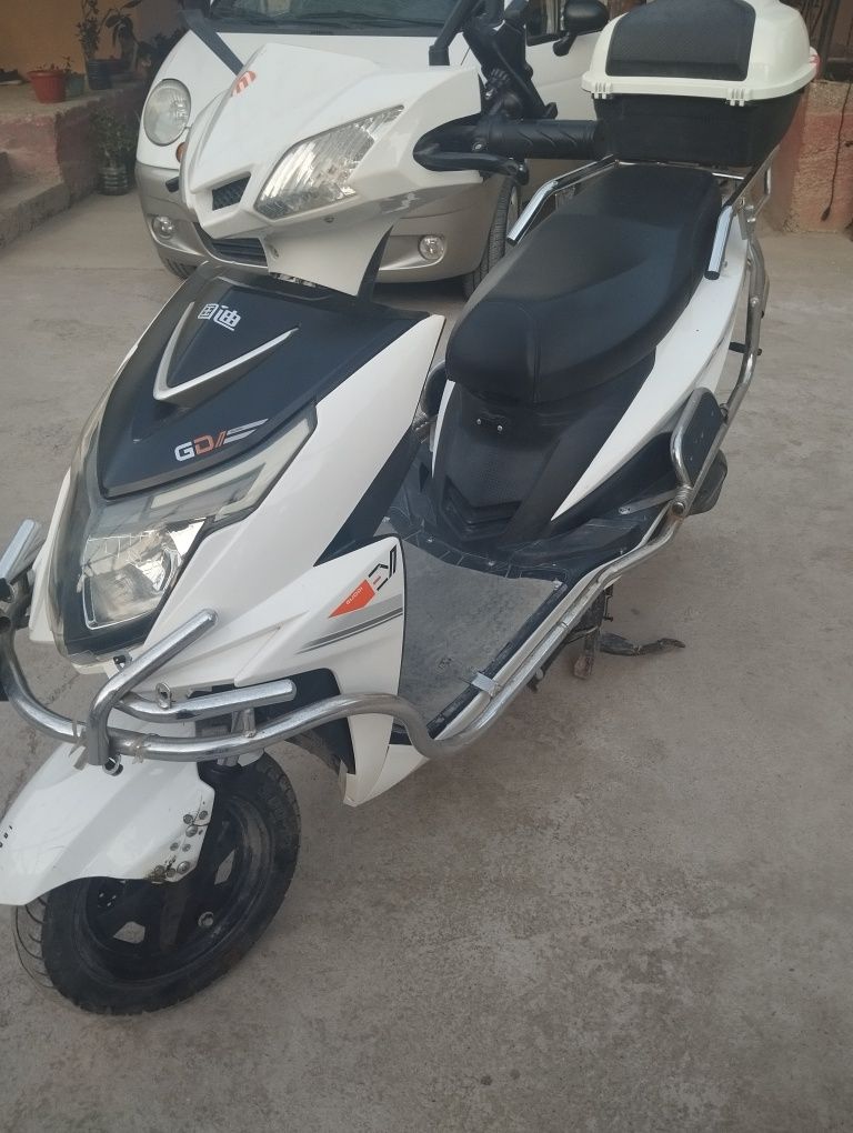 Elektro skuter  1200W