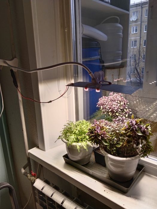 Продам светильник для растений