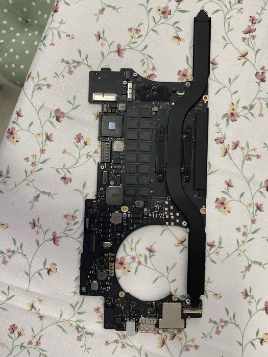 Placa de baza Macbook pro mid 2015 15” A1398 i7 2.2 ghz 16ram