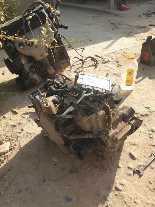 Dvigatel t18sed akpp zf4hp16