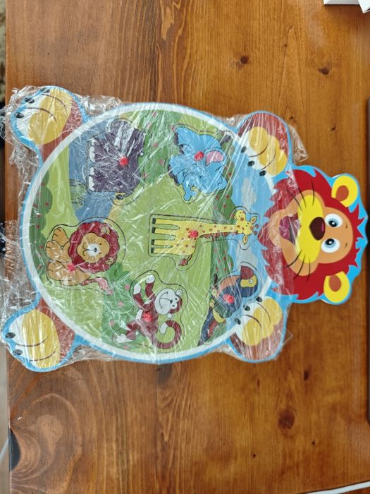 Детски играчки - дървени пъзели, книжки и игра