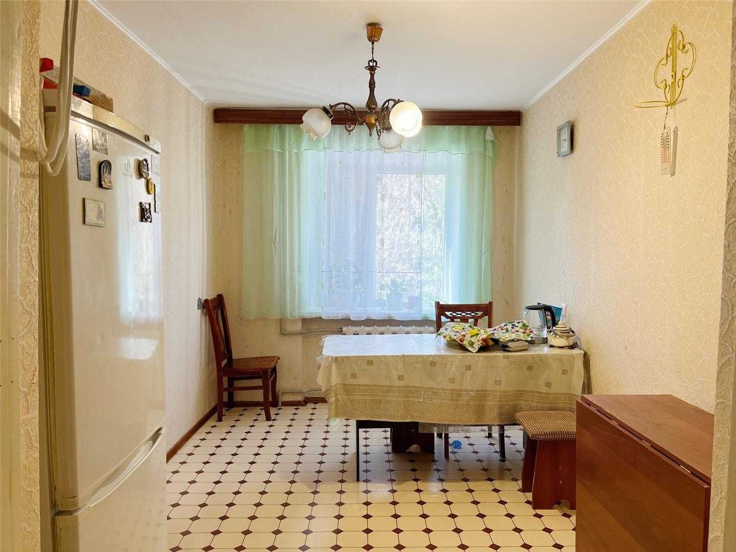 Продам 5 ти комн квартиру на 4 мкр