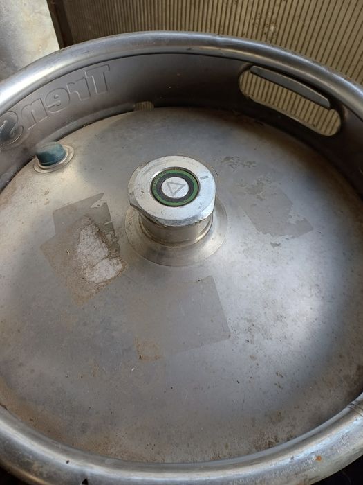 Bazine inox curate cu dop cu filet ce închide perfect