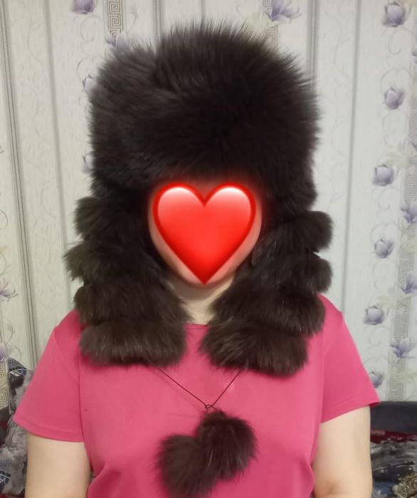 Женская шапка ..      женская шапка