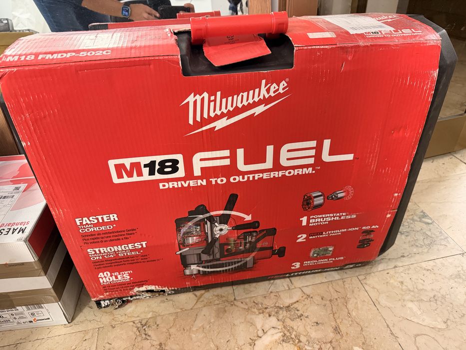 Masina de gaurit milwaukee talpa magnetica m18 fuel fmdp 502c noua