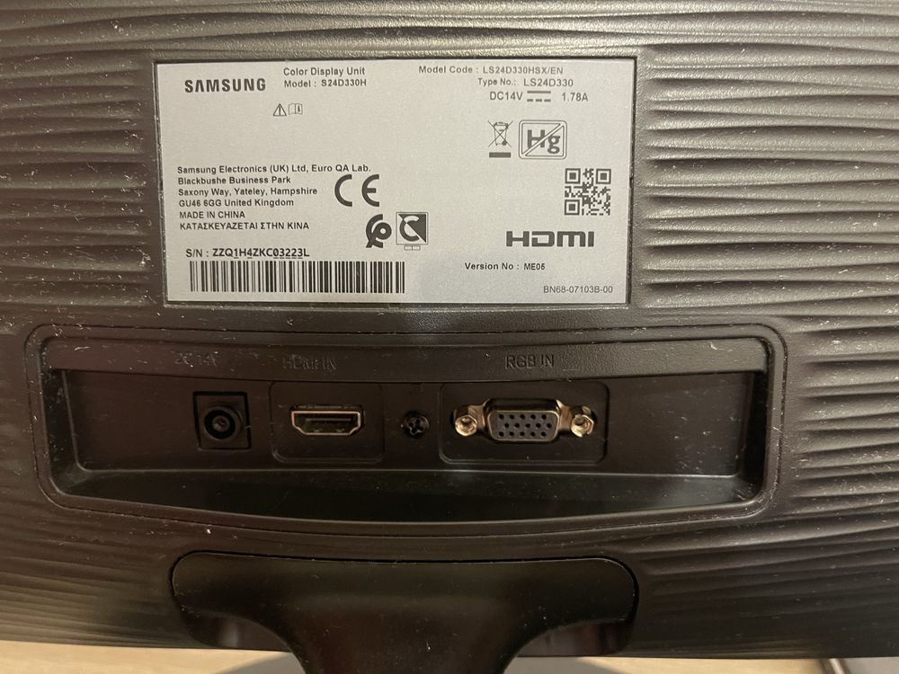 Монитор Samsung S24D330H + подаръци