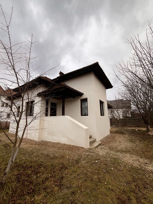 Casa de vanzare- Campulung Muscel- pozitie excelenta, cartier linistit