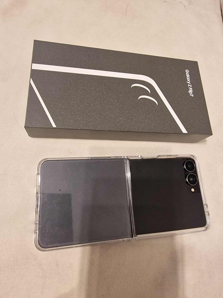 Samsung Z flip 7  256GB