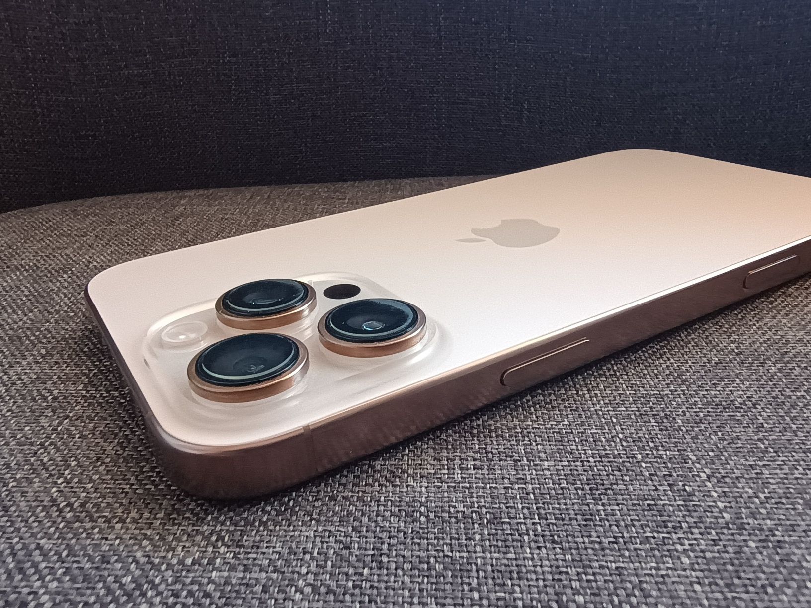 iPhone 16 Pro Max 256GB – Desert Titanium с гаранция като нов