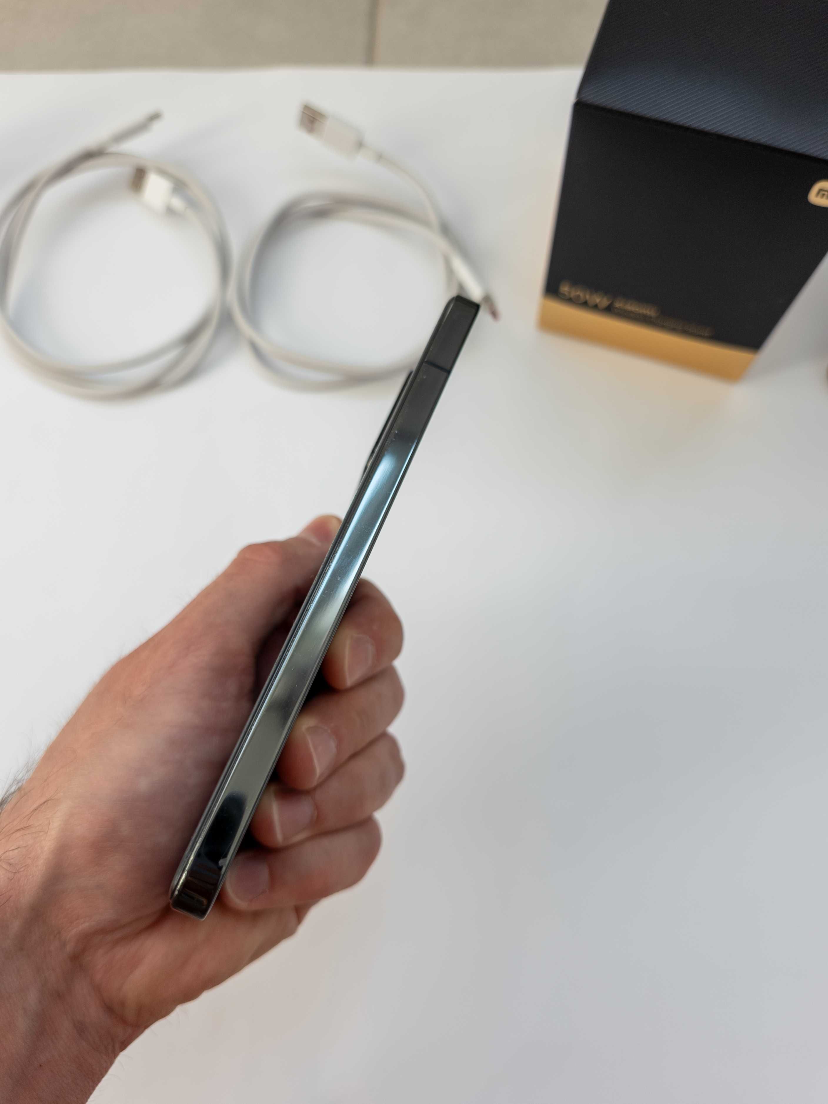 Xiaomi 13 256GB + безжично зарядно 50W + жично зарядно 67W