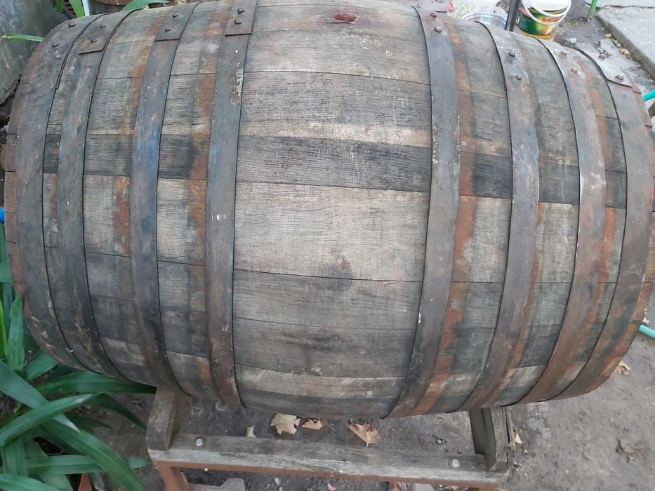 Butoi din lemn de stejar 240 L