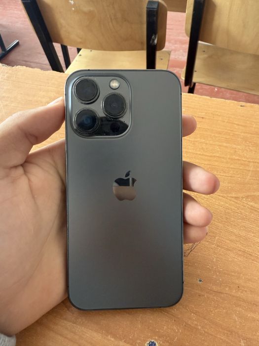 iPhone 13 pro black