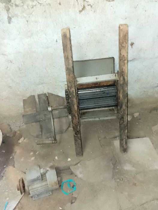 Старинни мебели - скрин,часовник,гардероб