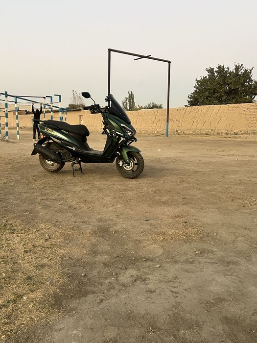 Skuter benzin yangi va yaxshi xolatda