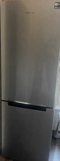 хладилник samsung