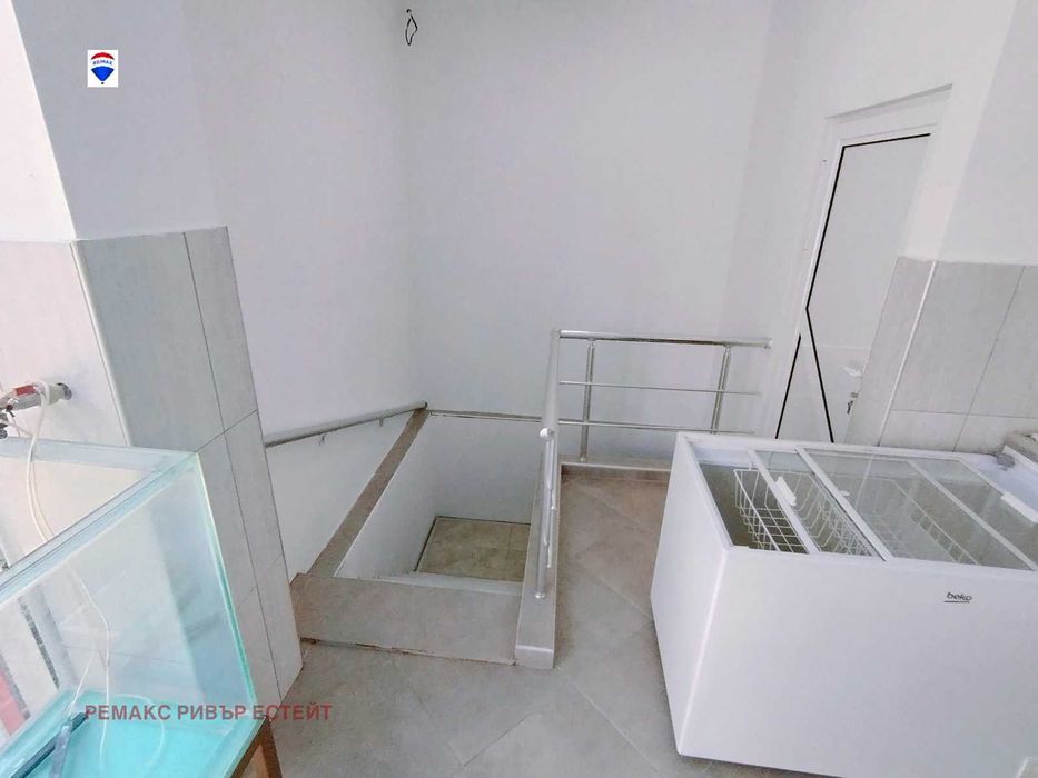 Дава се под наем Магазин в Русе, Здравец - 85 кв.м за 306 € - Снимка #4