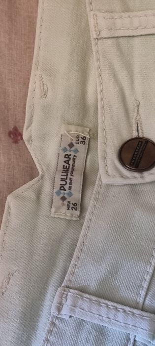 Vând pantaloni scurți blugi damă