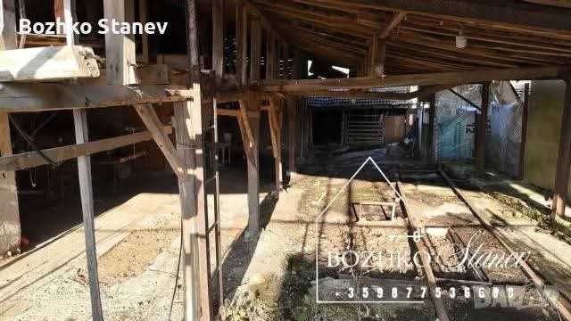Продава се къща със стопански постройки
