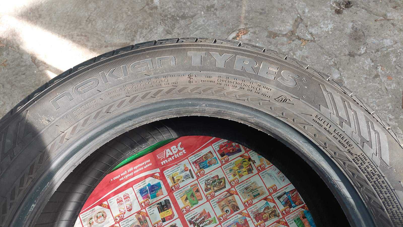 Nokian  215/60 R17 2бр.