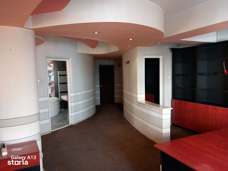 Ag BRASADAS închiriaza apt ULTRACENTRAL 82mp la etajul 1.