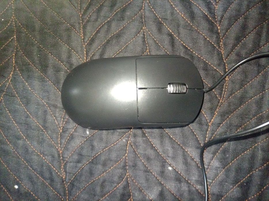 Проводная мышь  .