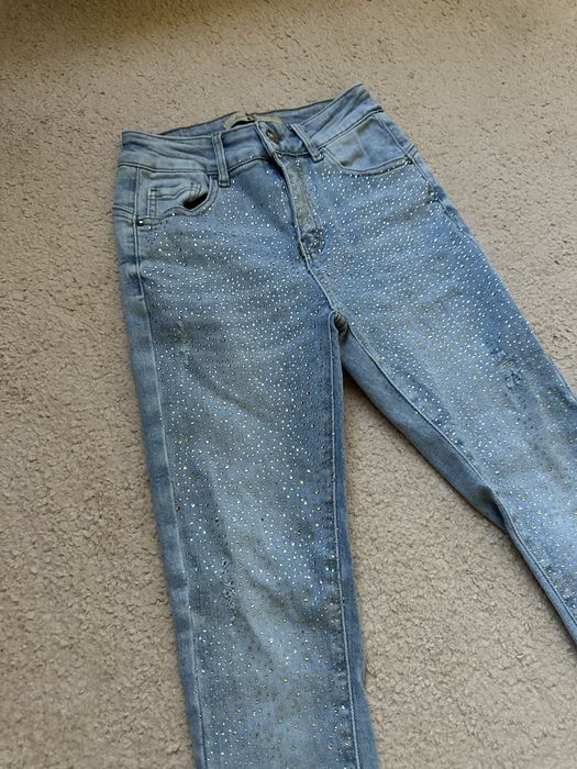 Дамски дънки с камъни