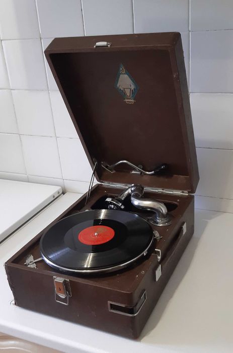 Патефон завода город Молотов. 1950 годы