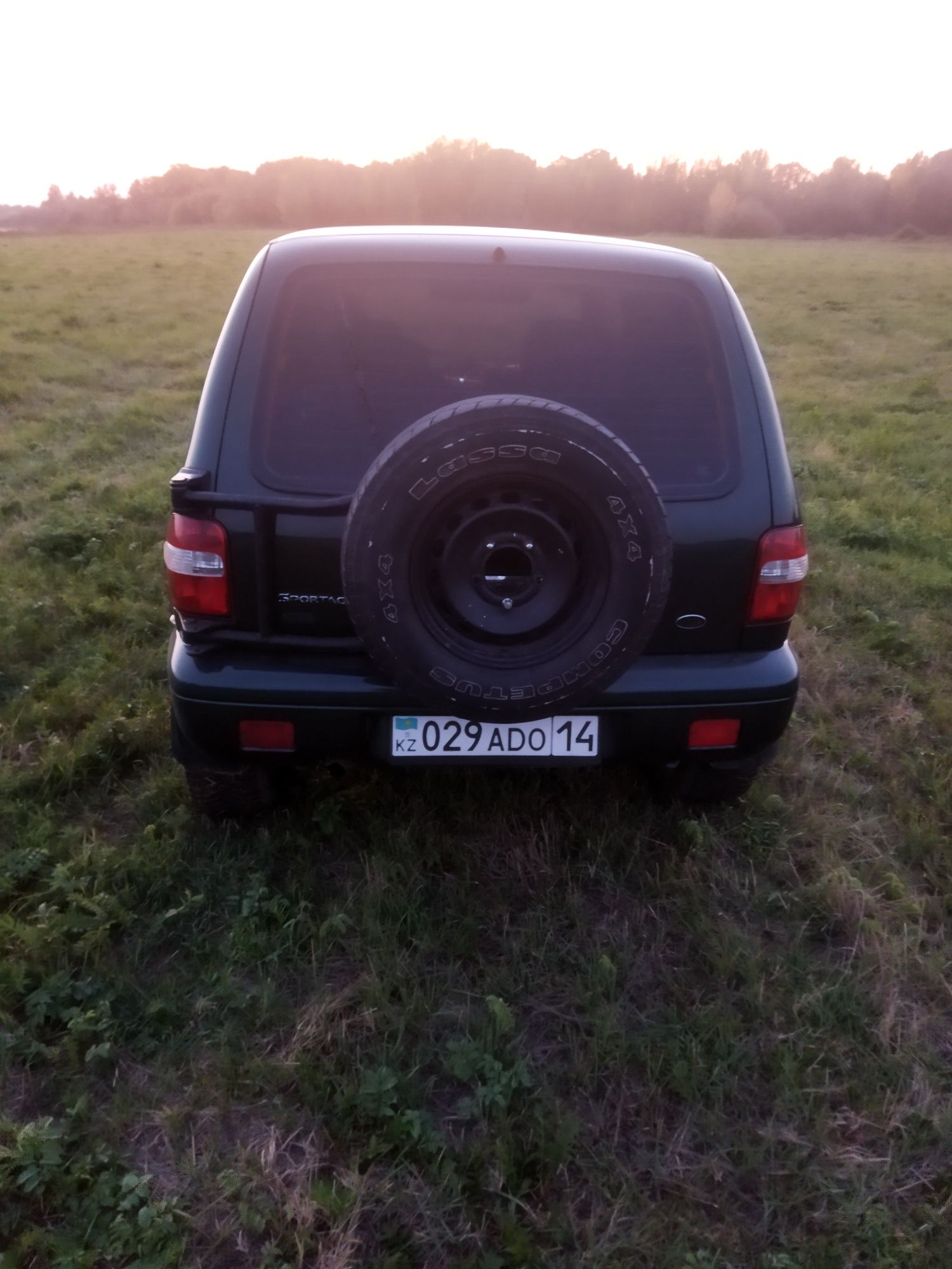 Продам Kia Sportage автомат 1997 год