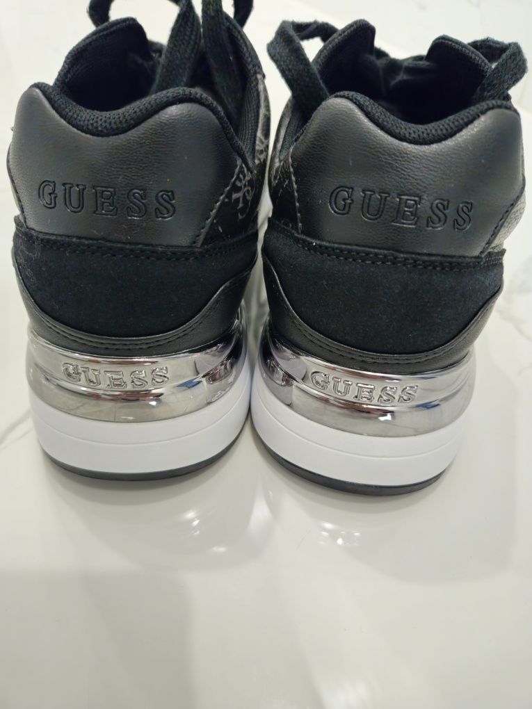 Маратонки guess moxea12