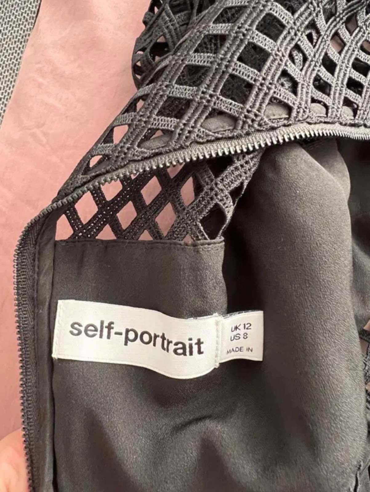 Рокля self-portrait