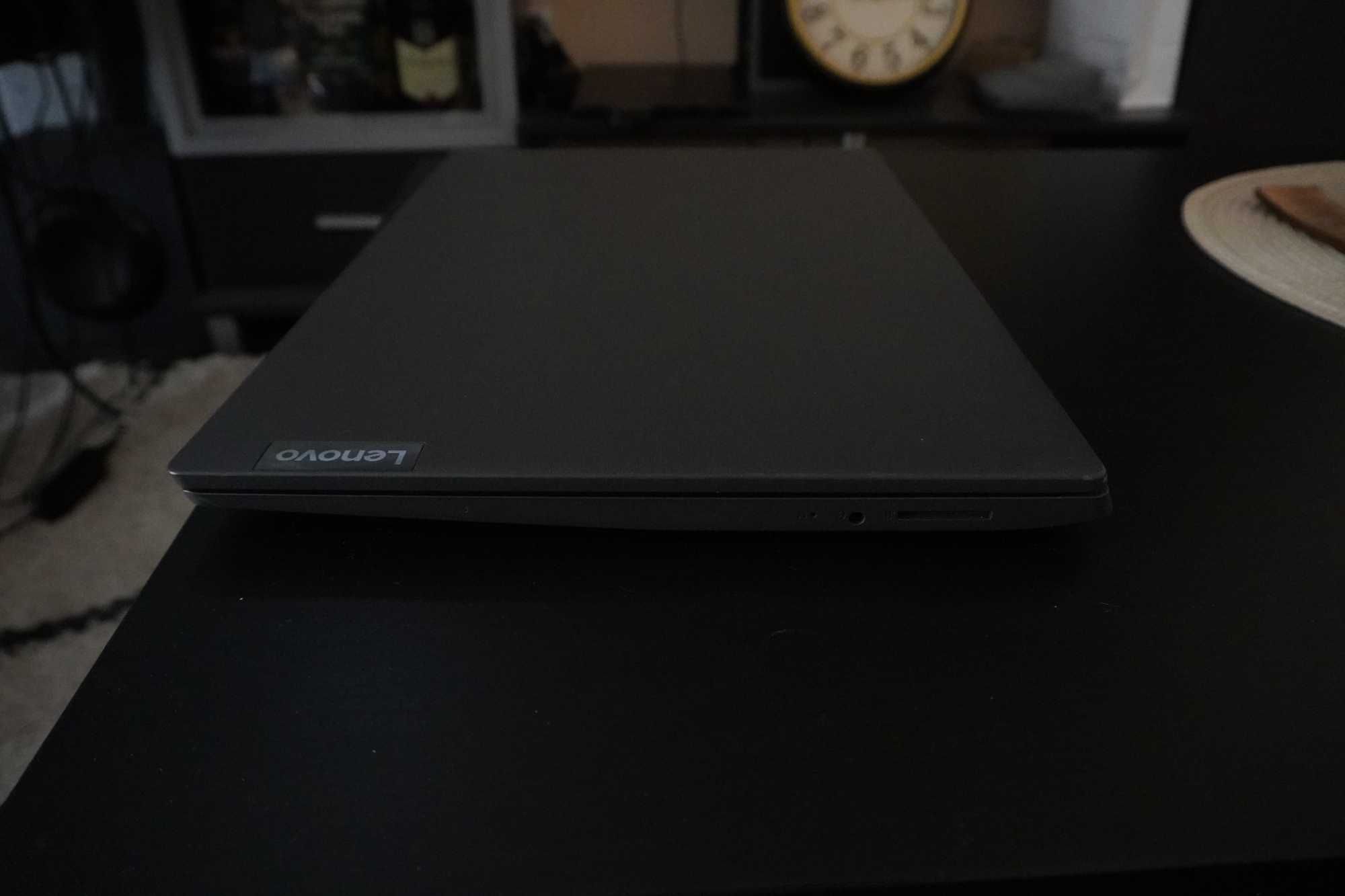 Лаптоп Lenovo V15-IIL, Intel Core i5-1035G1, 15.6", RAM 8GB, SSD 512GB