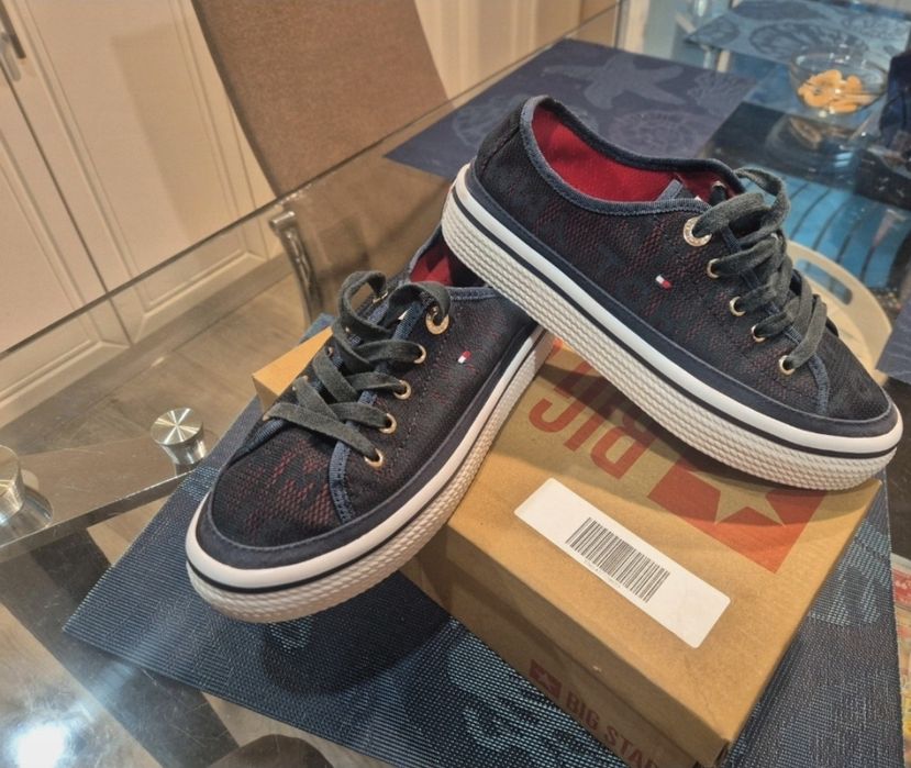 Tommy Hilfiger tenesi mar 38 ca noi