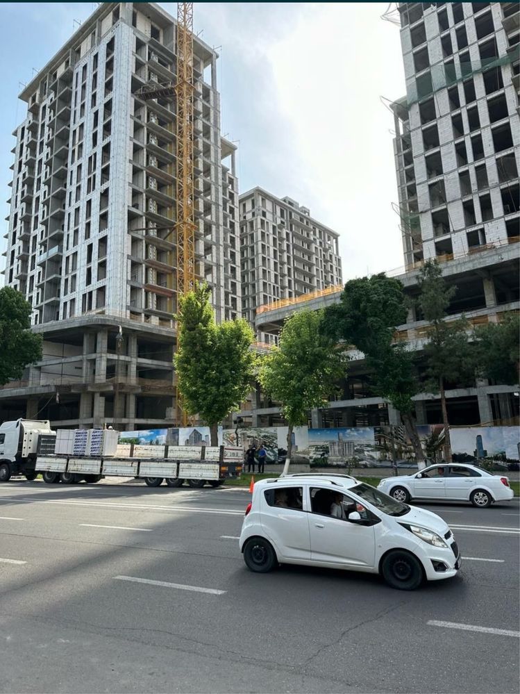 Продаю своя новостройка в центре города. 2/4/18. 57 кв