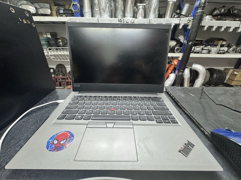 Продам Lenovo Thinkpad i5-10210U 2.10 Ghz 16gb Win11