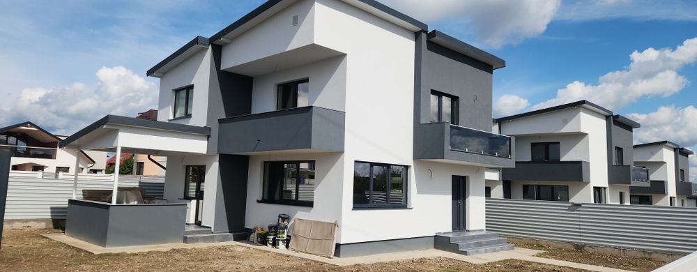 Case etaj, parter la cheie Dezvoltator