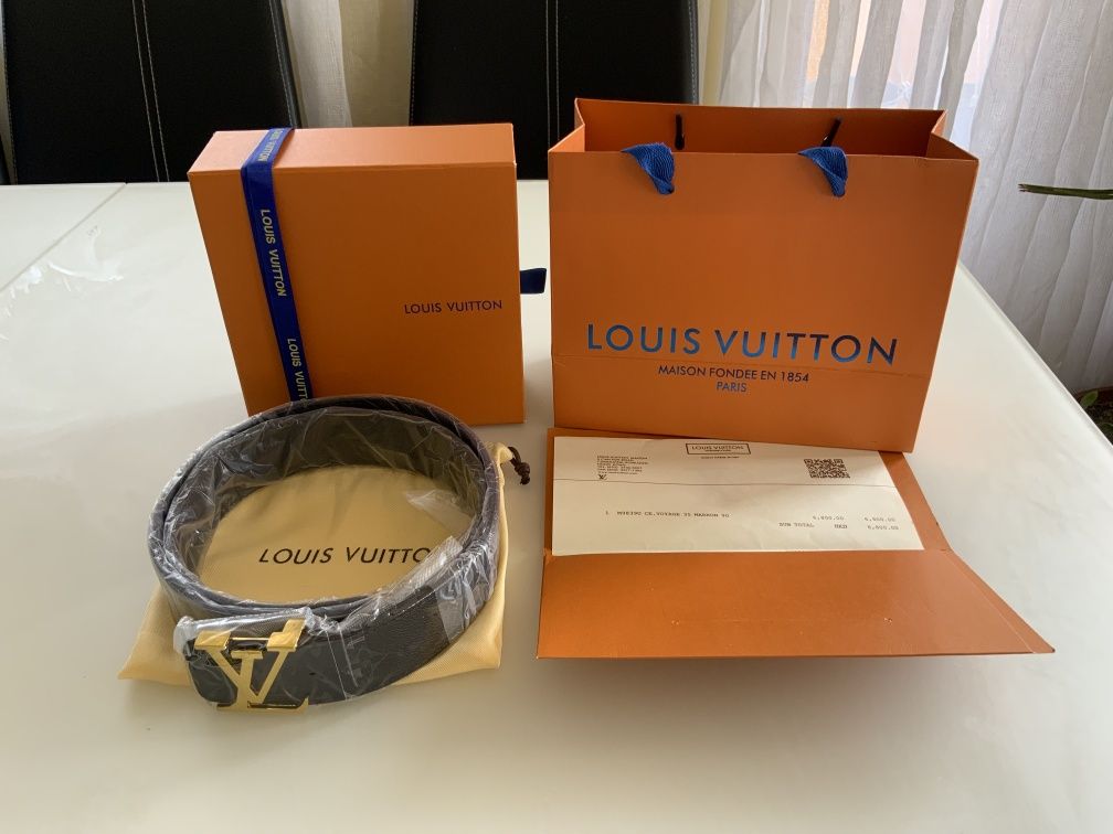 Louis Vuitton колан ( gold logo & black model )