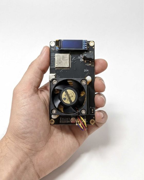 Компактный ASIC-майнер BITBOX для дома