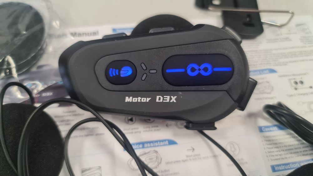 Intercom moto cu comunicare între ele