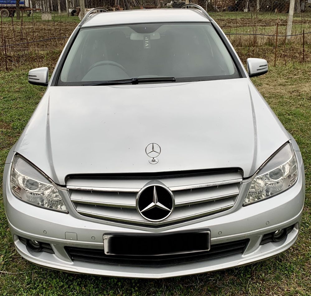 Dezmembrez mercedes w204 c220 2010