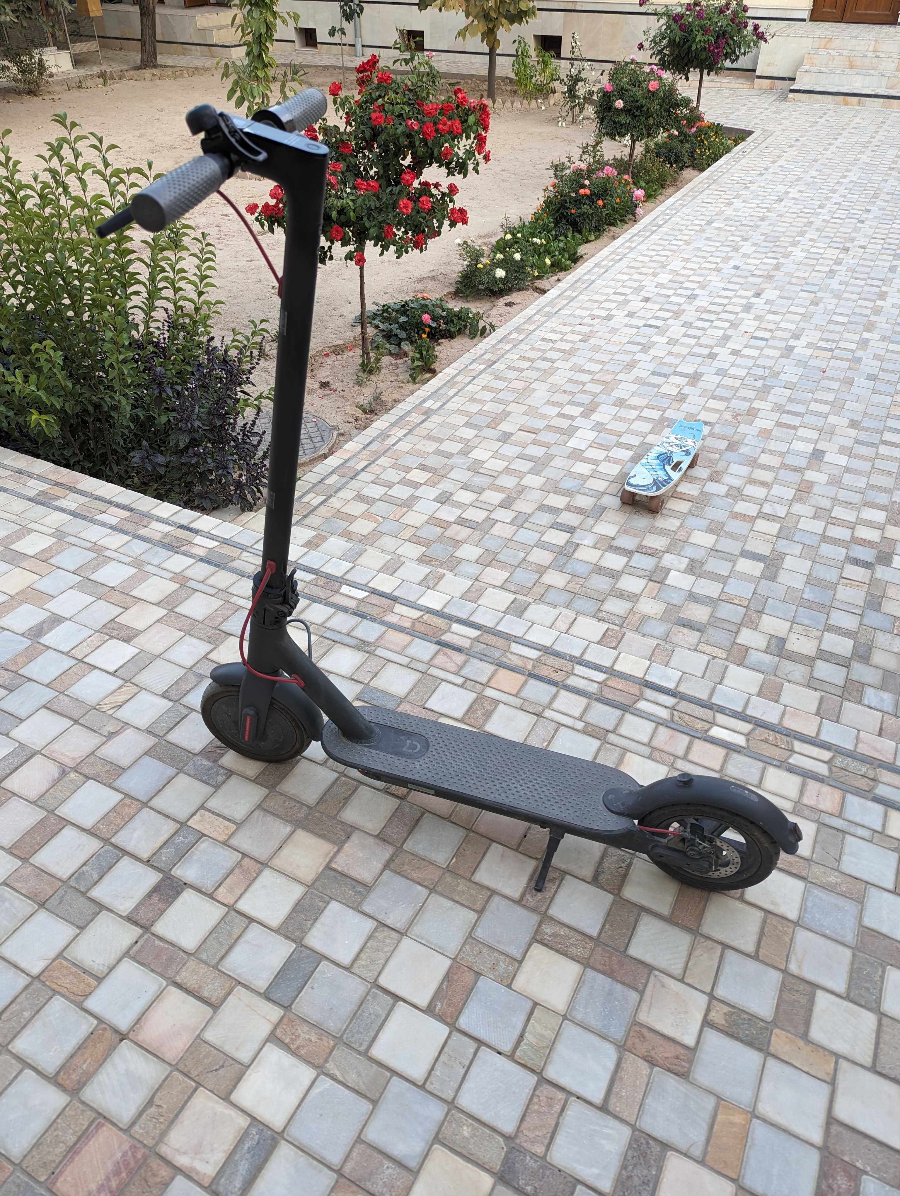 Электросамокат Mi Electric Scooter 1S