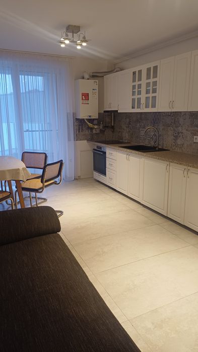 Inchiriez apartament