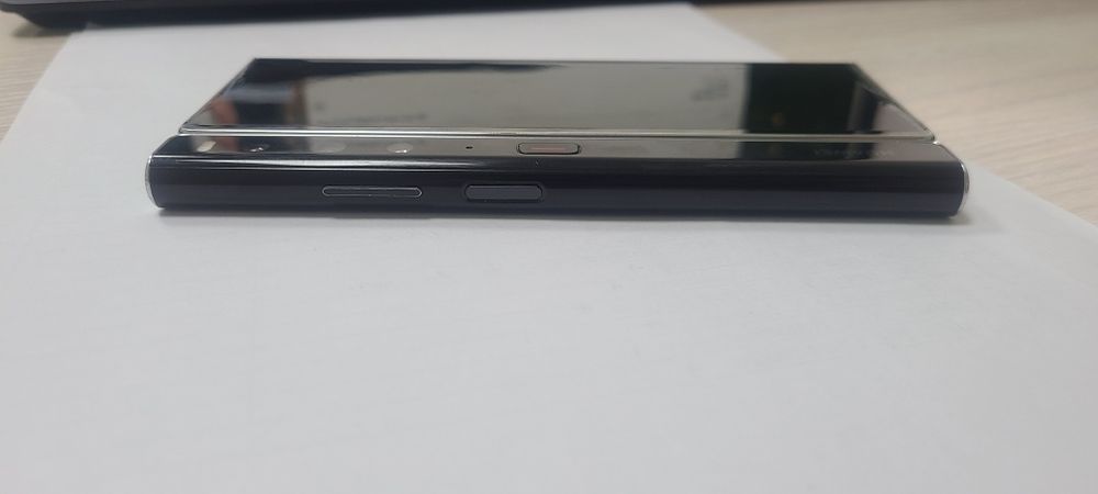 Продам  Huawei  mate  xs2  8.512  часы в подарок