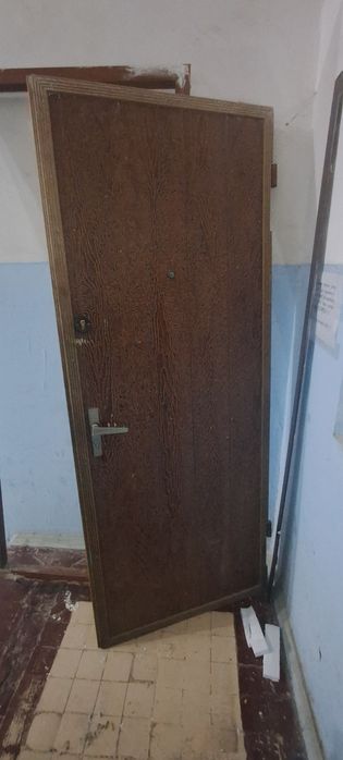 Железная дверь б ,у
