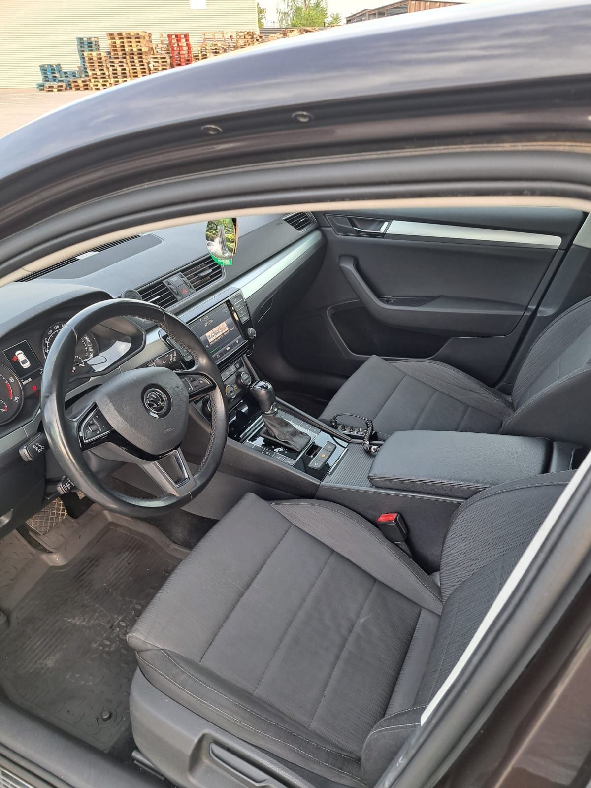 Vând Skoda Superb 3