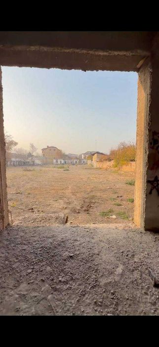 Коммерческий объект под реконструкцию 2898 м² 
Участок: 50 соток