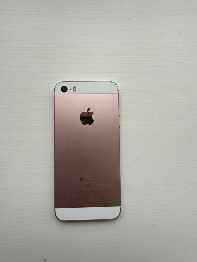 iPhone SE Rose Gold – 32GB (запазен и в добро състояние)