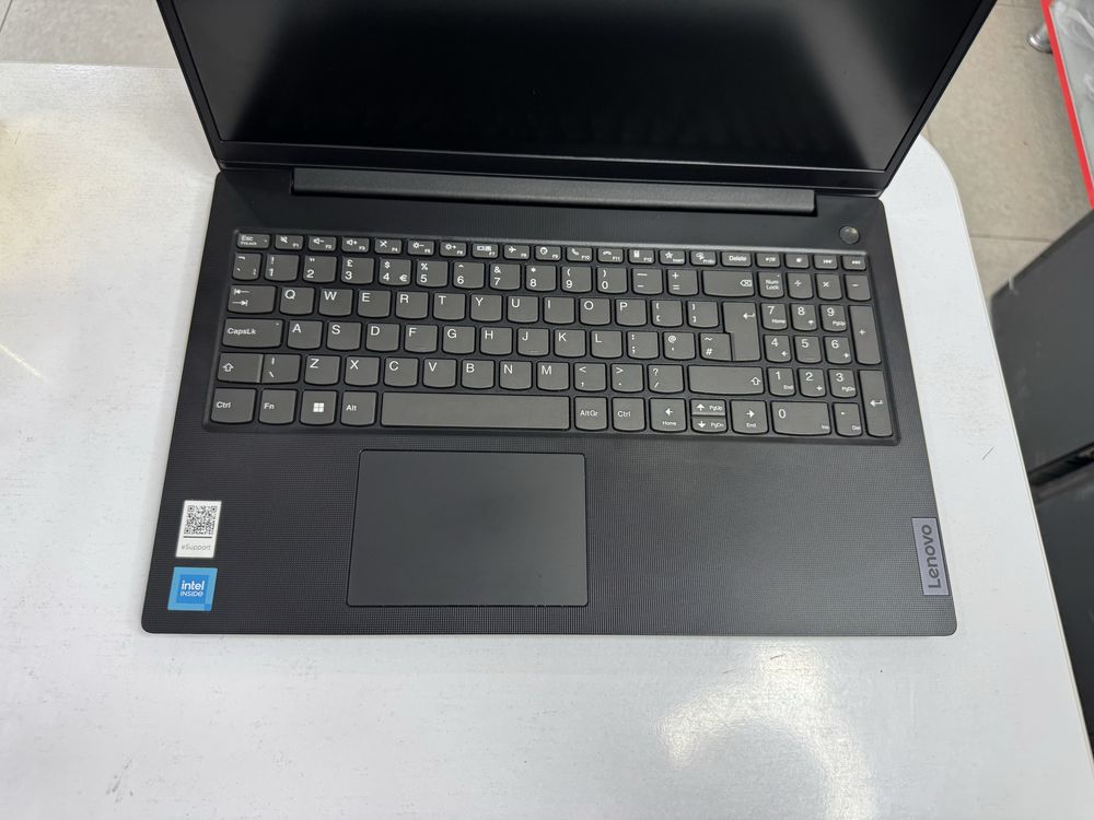 lenovo n4500 4/256 ssdlik qotmasdan ishlaydi atiga 1 kun ishlatilgani