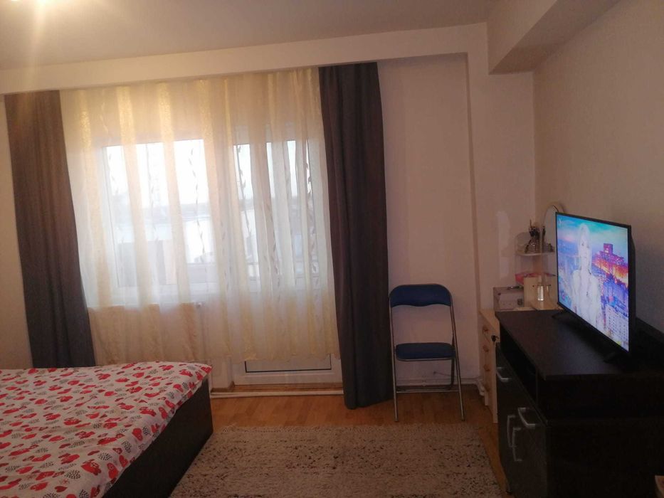 Inchiriere apartament 3 camere 2 bai decomandat